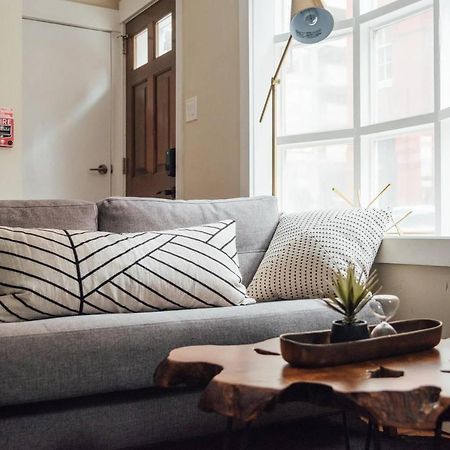 Renovated & Modern Home In Downtown Philly Philadelphia Exterior photo